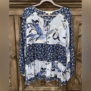 EUC Women’s Plus SUSAN BETRO WEEKEND Blue/White Floral Ruffle Blouse (2X)